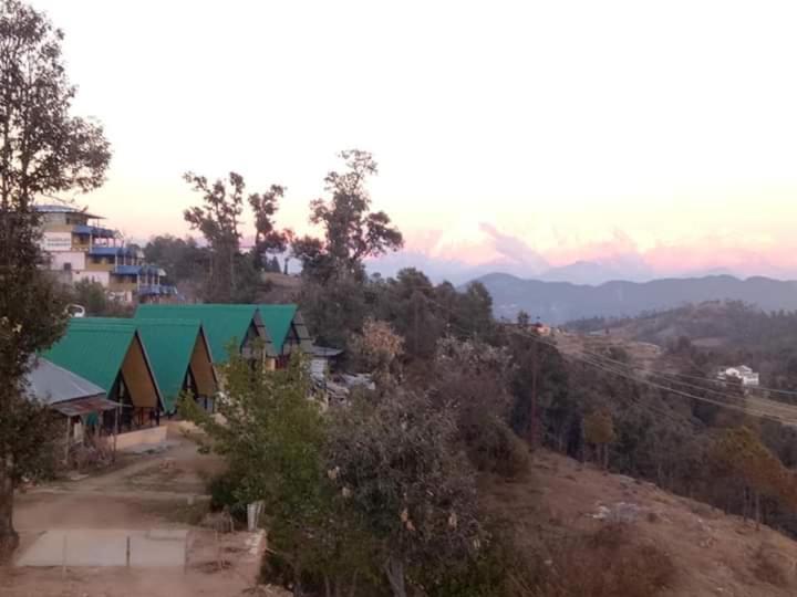 Hardik Resort Chaukori Buitenkant foto